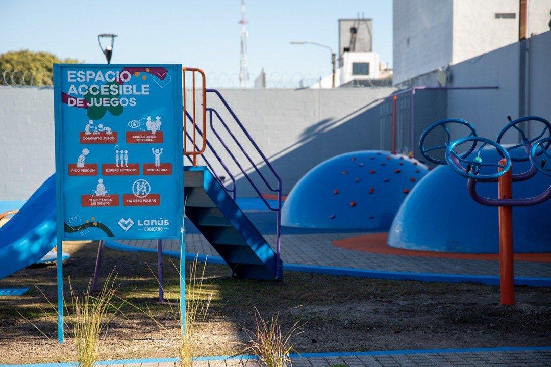 Lanuacutes concretoacute la puesta en valor integral de la plaza Atlaacutentida de Lanuacutes Oeste