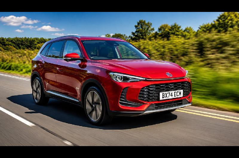 No se enchufa pero es el uacutenico SUV hiacutebrido que vale menos de USD 30 mil y recorre 900 km con un tanque 