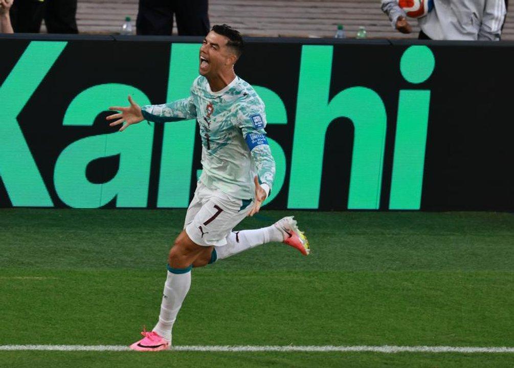 A los 41 antildeos Cristiano Ronaldo marcoacute su primer gol en una fase eliminatoria mundialista