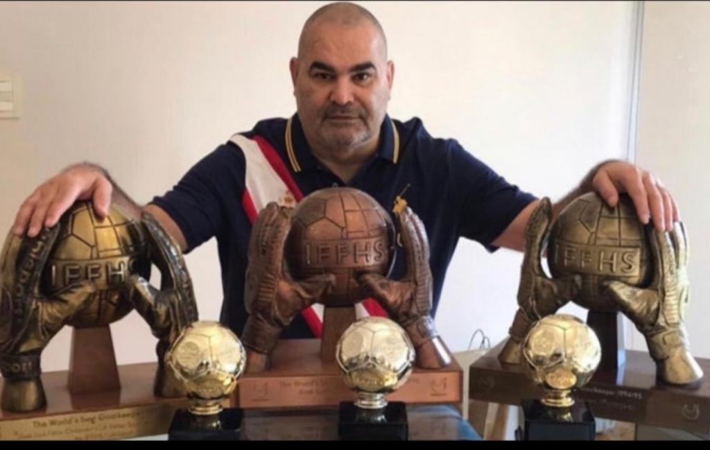 Poleacutemica por tuit racista de Joseacute Luis Chilavert tras las criacuteticas de Dugarry a Paraguay