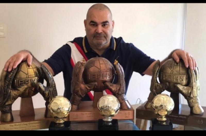 Poleacutemica por tuit racista de Joseacute Luis Chilavert tras las criacuteticas de Dugarry a Paraguay