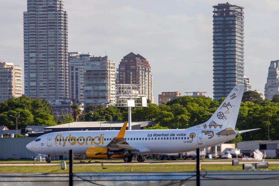 El ocaso de la primera Low Cost de los planes de expansioacuten a la crisis terminal