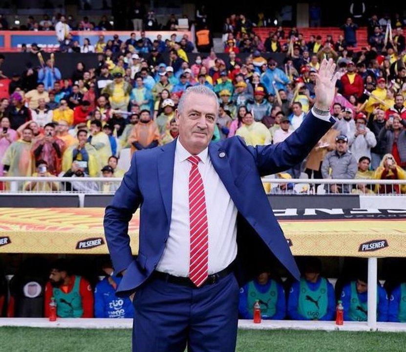 Alfaro tras la eliminacioacuten de Paraguay- ldquoSi uno quiere ser ganador primero tiene que aprender a perderrdquo