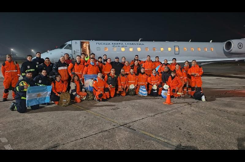 Un nuevo contingente de brigadistas argentinos viaja a Venezuela por los sismos