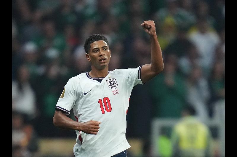 Inglaterra le ganoacute a Meacutexico y se metioacute en cuartos de final del Mundial