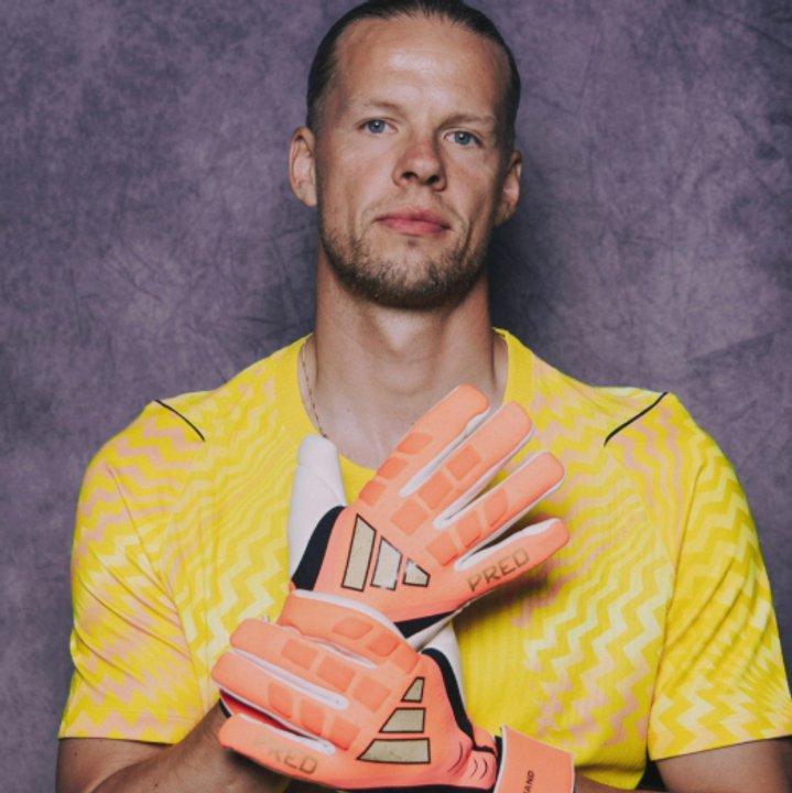 Oslashrjan Nyland el arquero sin club y con pasado en el esquiacute que brilloacute ante Brasil