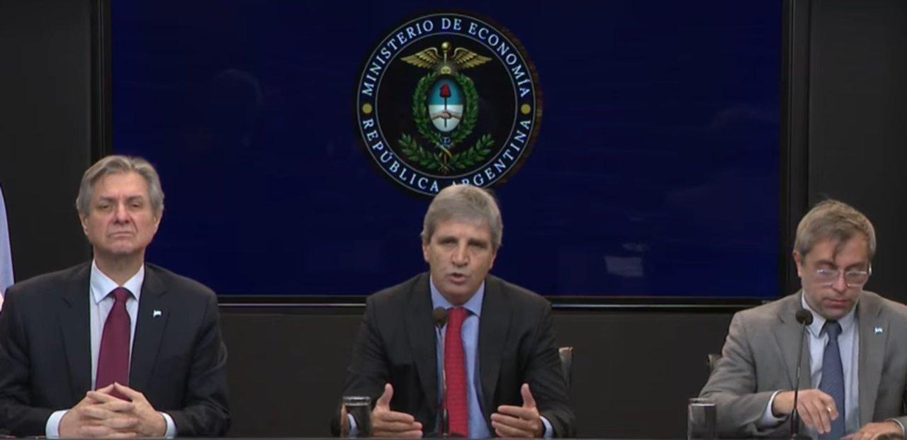 Caputo anuncioacute el programa financiero de 2027- Salir a los mercados es una opcioacuten maacutes no un objetivordquo