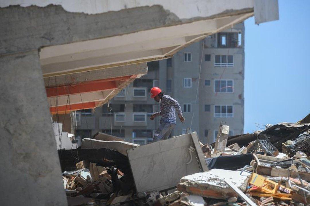 Enviacuteo de ayuda humanitaria de China llega a Venezuela tras el doble terremoto