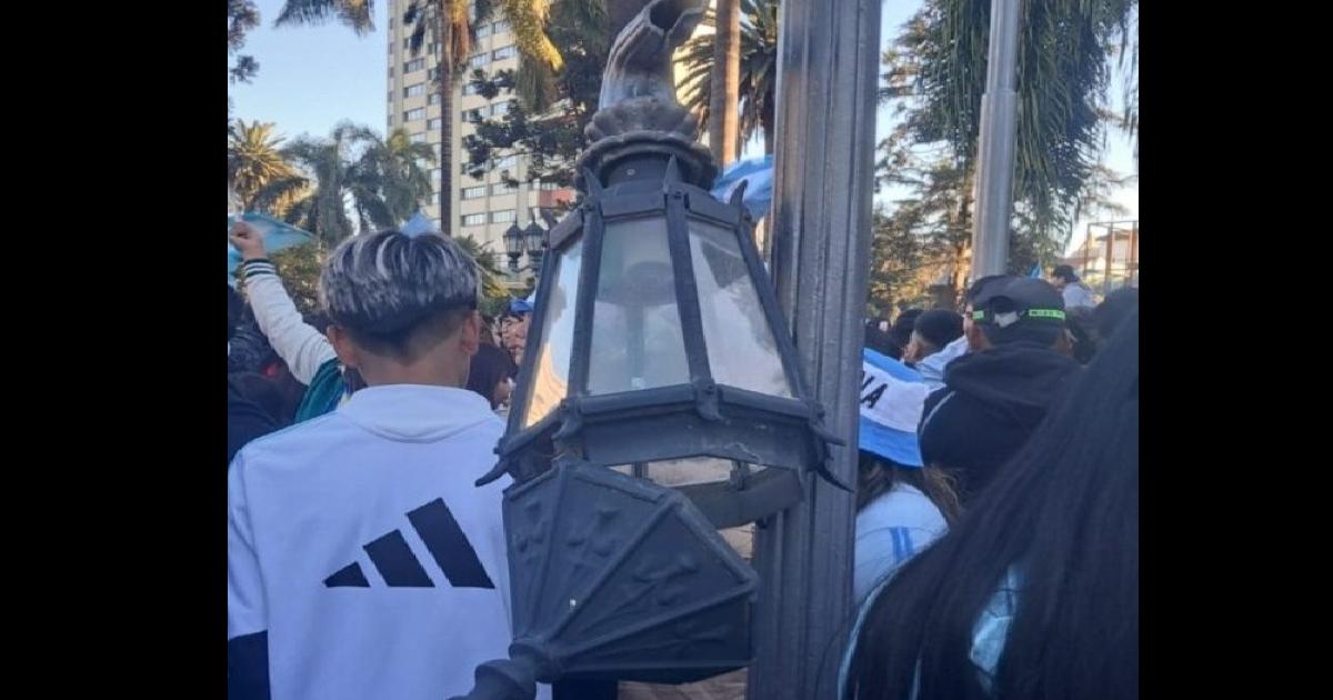 Repudioacute por los actos de vandalismo registrados en Plaza Belgrano