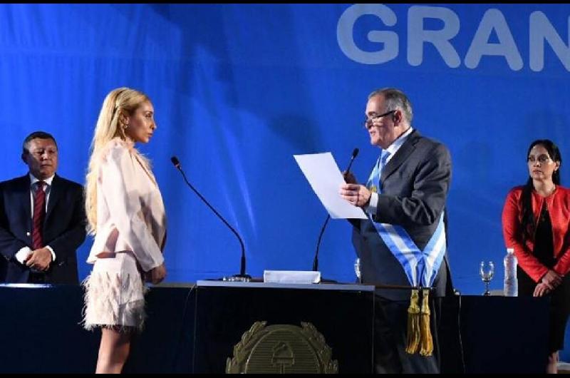 Grieta en el Gobierno de Tucumaacuten por ldquola Adorni de Granerosrdquo