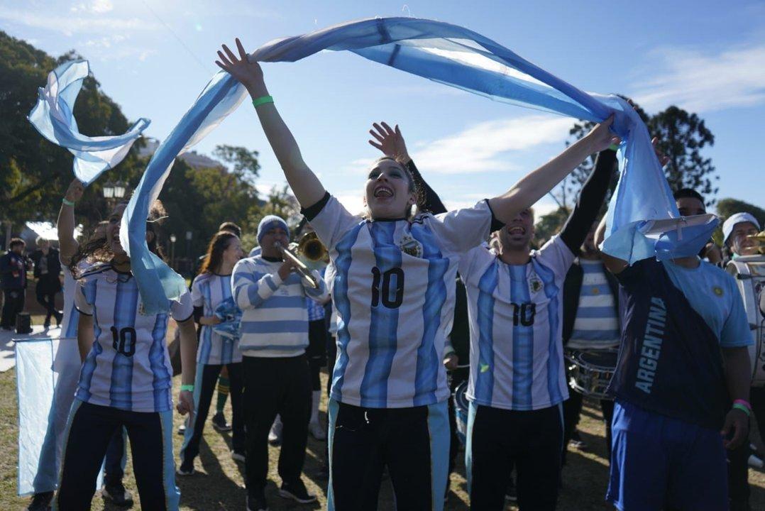 Felicidad y emocioacuten tras el increiacuteble triunfo de la Seleccioacuten en los Fan Fest de la Ciudad