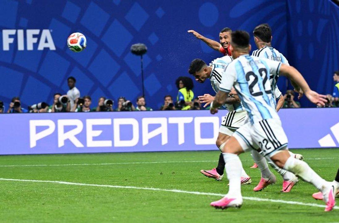 El Cuti Romero y Paredes los maacutes destacados en un partido de locos ante Egipto