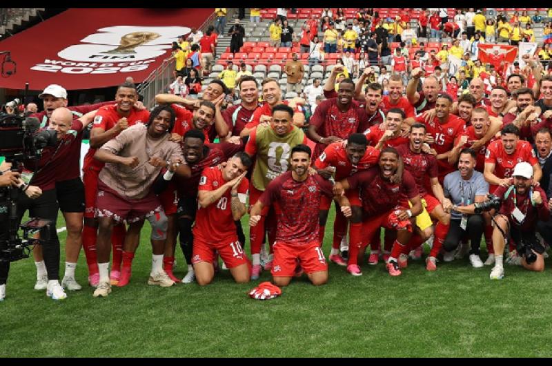 La seleccioacuten de Suiza cortoacute una racha histoacuterica de 72 antildeos sin clasificarse a cuartos de final de un Mundial