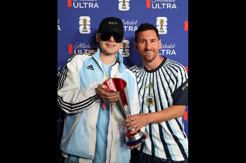 Bizarrap le entregoacute el premio MVP a Messi tras la histoacuterica remontada ante Egipto- Te amo para siempre