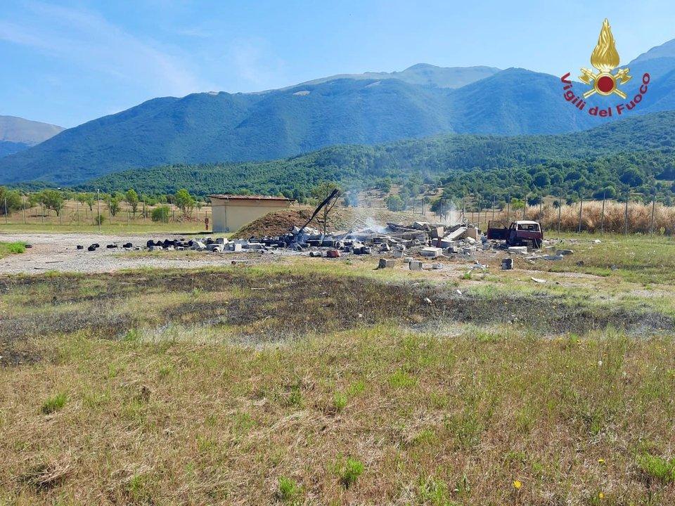 Italia- una explosioacuten dejoacute dos muertos en una faacutebrica de fuegos artificiales 
