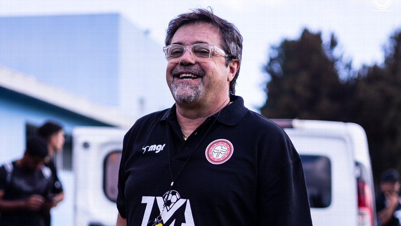 Caruso Lombardi volvioacute a criticar a la Seleccioacuten- ldquoNo juega contra nadierdquo