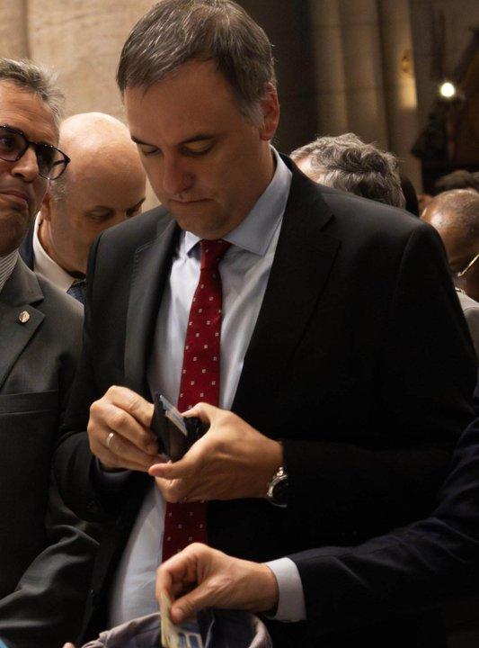 La duentildea de la propiedad que alquila la madre de Manuel Adorni confirmoacute un pago adelantado por 12000 doacutelares en efectivo