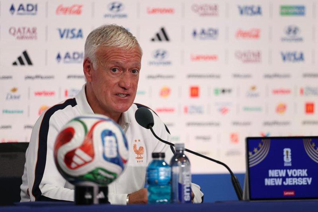 Deschamps comparoacute al aacuterbitro argentino Tello con el franceacutes Letexier- ldquoEspero que sea igual de buenordquo