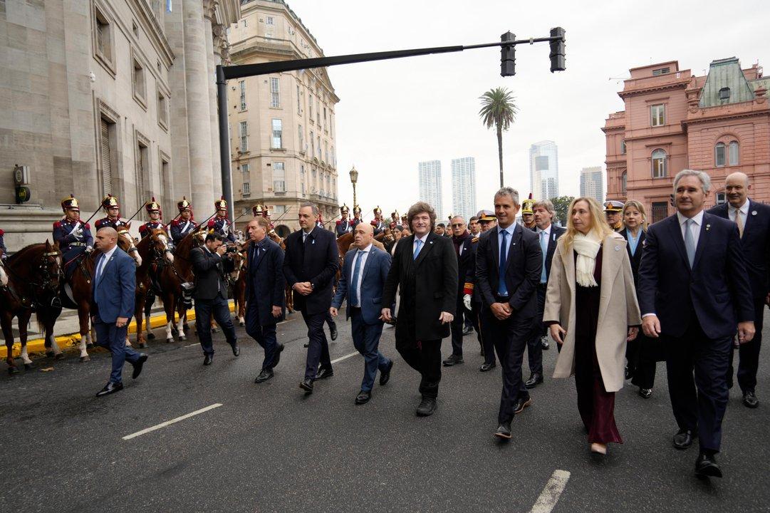 Tras la vigilia en Tucumaacuten Milei encabezaraacute el Tedeum oficial junto a su Gabinete