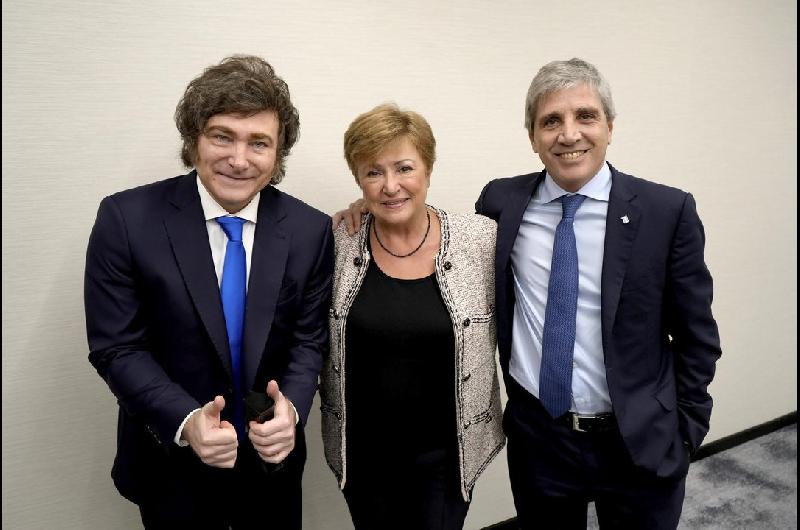 El FMI respaldoacute el programa financiero del Gobierno y apoyoacute la reforma de la Carta Orgaacutenica del Banco Central