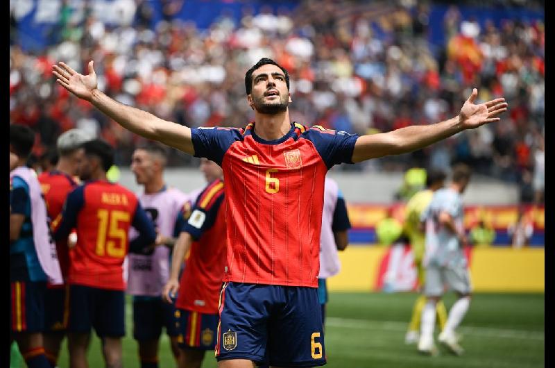 Mikel Merino autor del gol decisivo de Espantildea- ldquoLlegamos a la semifinal con mucha hambrerdquo