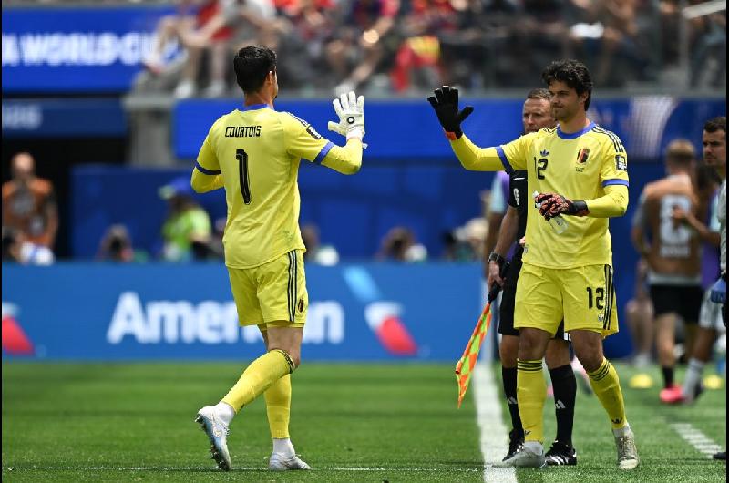 Thibaut Courtois aclaroacute que no pidioacute el cambio en los cuartos de final ante Espantildea