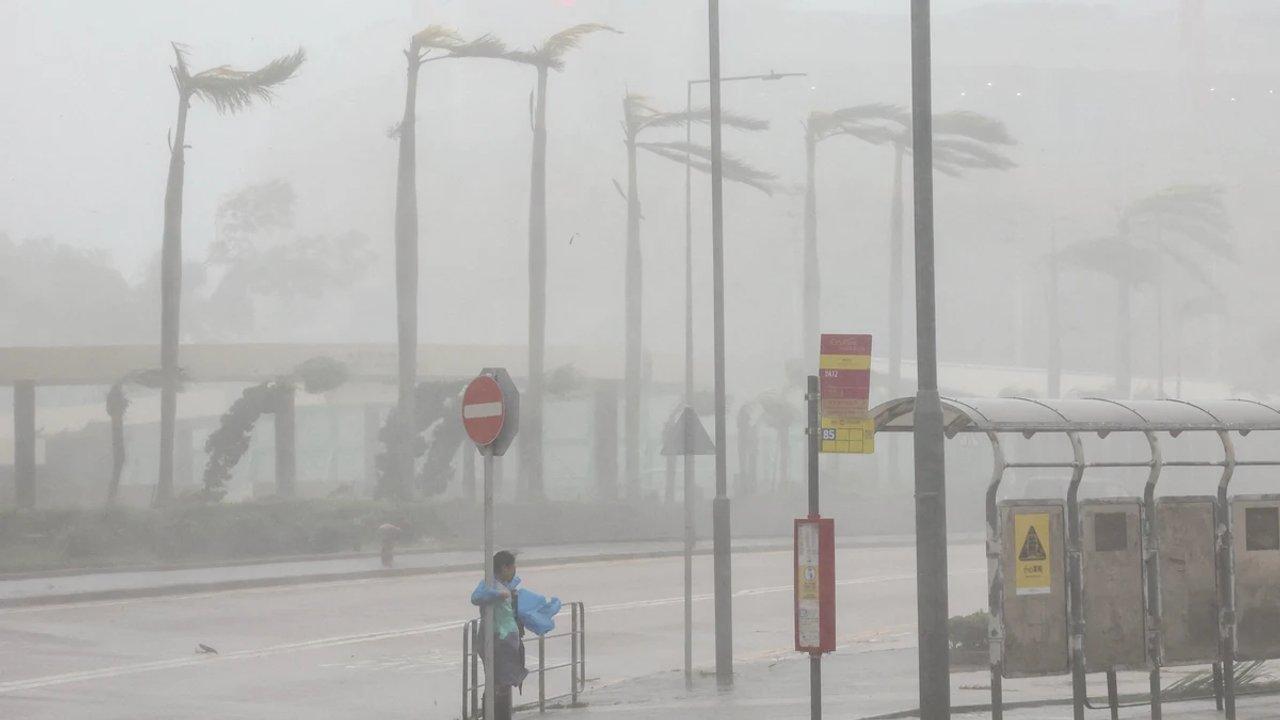 Tifoacuten Bavi azota Taiwaacuten dejando decenas de heridos y provocando evacuaciones masivas