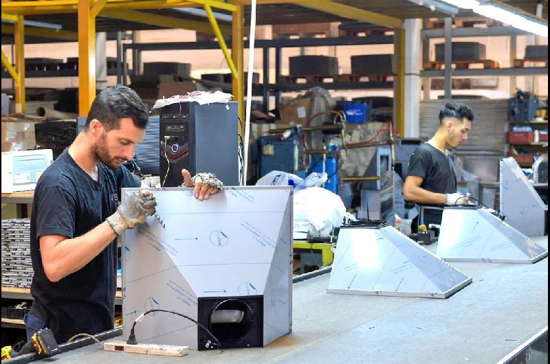 Advierten que el endeudamiento y la presioacuten impositiva frenan la recuperacioacuten econoacutemica
