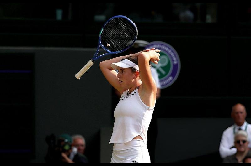 Noskova le ganoacute a Muchova y se quedoacute con el tiacutetulo en Wimbledon