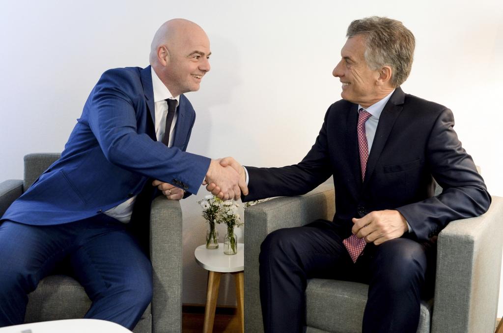 Mauricio Macri anuncioacute que la Fundacioacuten FIFA donaraacute un milloacuten de doacutelares para a Venezuela