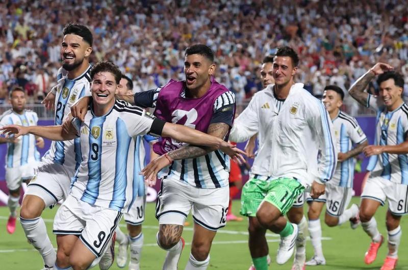 Argentina sufrioacute reaccionoacute en el alargue y estaacute en semifinales