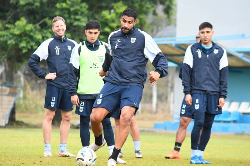 Gimnasia recibe a Chacarita con la misioacuten de seguir en la cima 