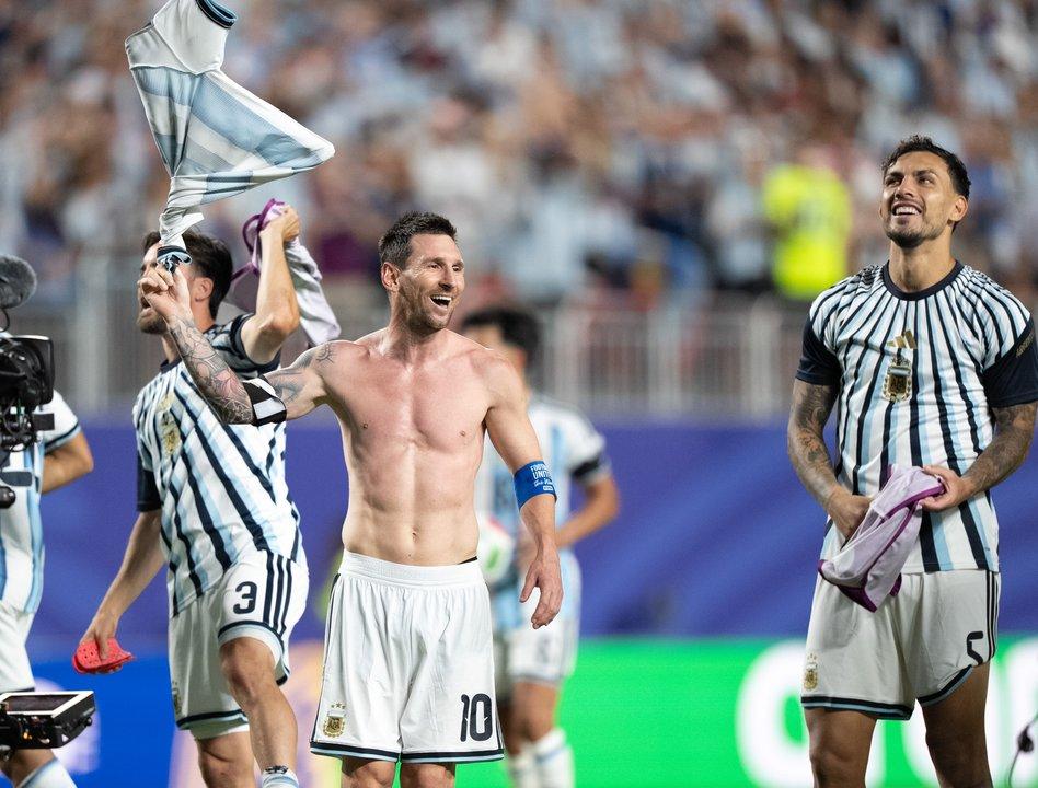 Messi enfrentoacute al aacuterbitro Joatildeo Pinheiro- Hablaacute bien no faltes el respeto
