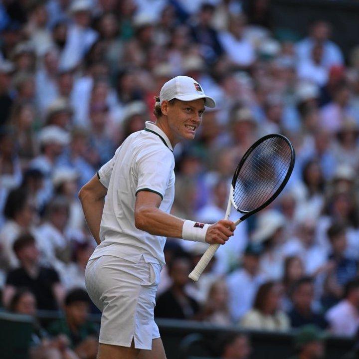 Jannik Sinner vencioacute a Alexander Zverev y se consagroacute campeoacuten de Wimbledon por segundo antildeo consecutivo