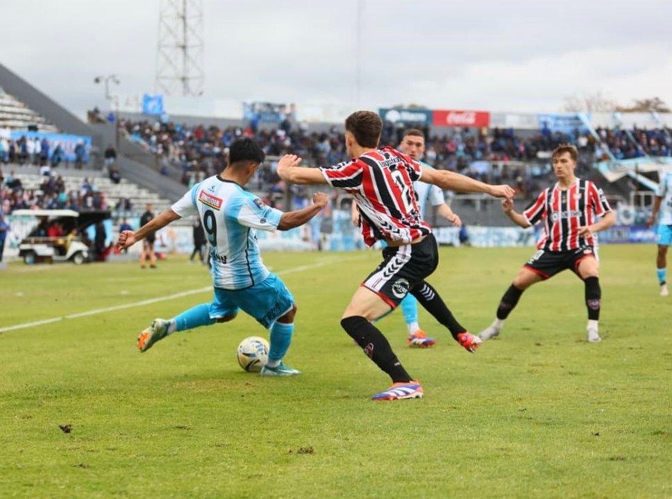  Primera Nacional- Gimnasia de Jujuy igualoacute con Chacarita y mantiene la punta de la Zona B