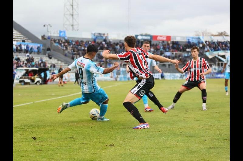  Primera Nacional- Gimnasia de Jujuy igualoacute con Chacarita y mantiene la punta de la Zona B