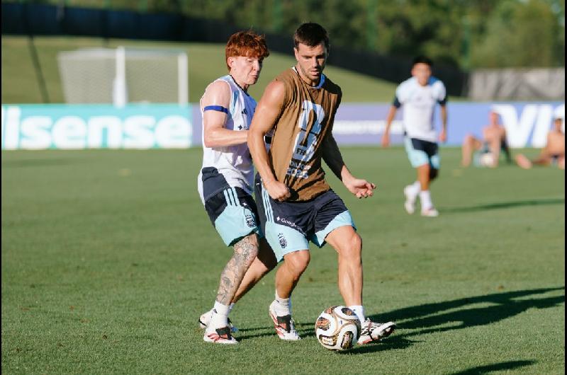 La Seleccioacuten argentina volvioacute a los entrenamientos con la mirada puesta en Inglaterra