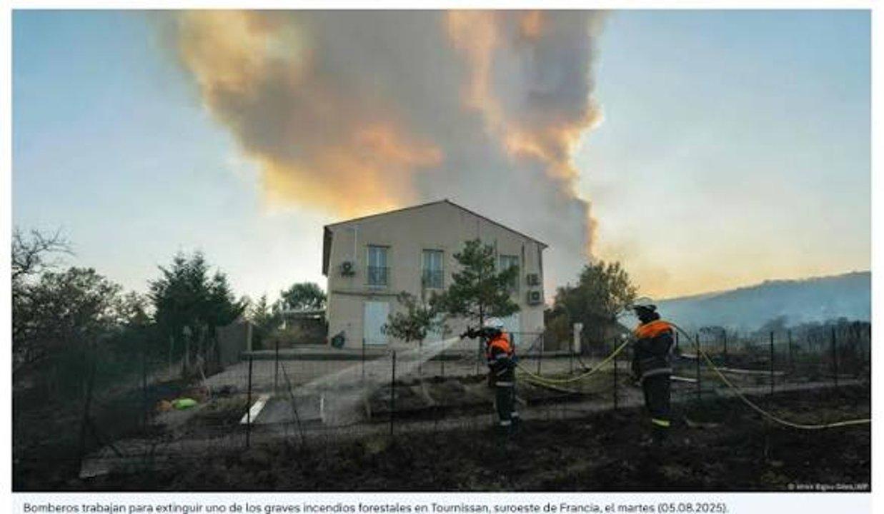 Francia- incendio forestal arrasa con el bosque de Fontainebleau
