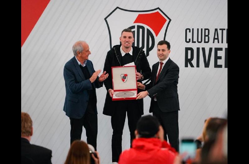 Franco Armani dejoacute River y se despidioacute de los hinchas- ldquoCumpliacute el suentildeo de mi vidardquo