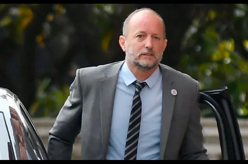 Insaurralde miroacute el partido de Argentina contra Suiza junto al hermano de un juez que intervino en el ldquoYategaterdquo