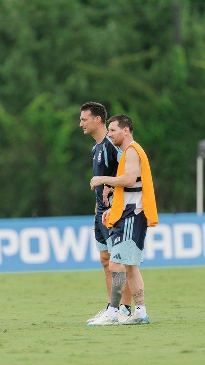 El uacuteltimo entrenamiento de la Seleccioacuten argentina de cara al partido ante Inglaterra
