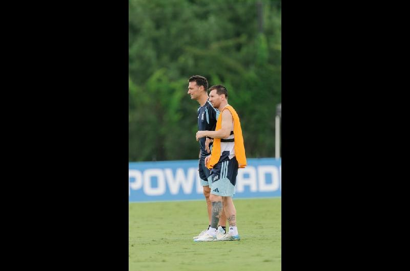 El uacuteltimo entrenamiento de la Seleccioacuten argentina de cara al partido ante Inglaterra