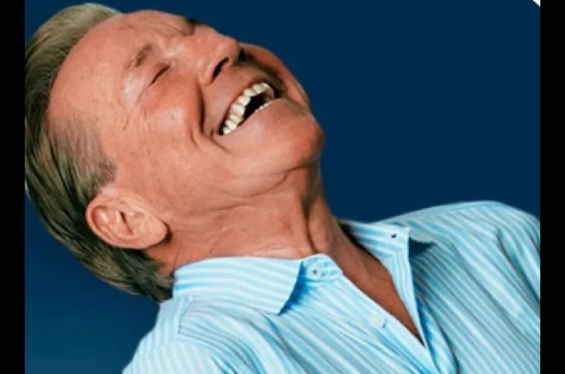 iexclOtra final- El emotivo festejo de Ricardo Montaner con la camiseta argentina tras el triunfo ante Inglaterra