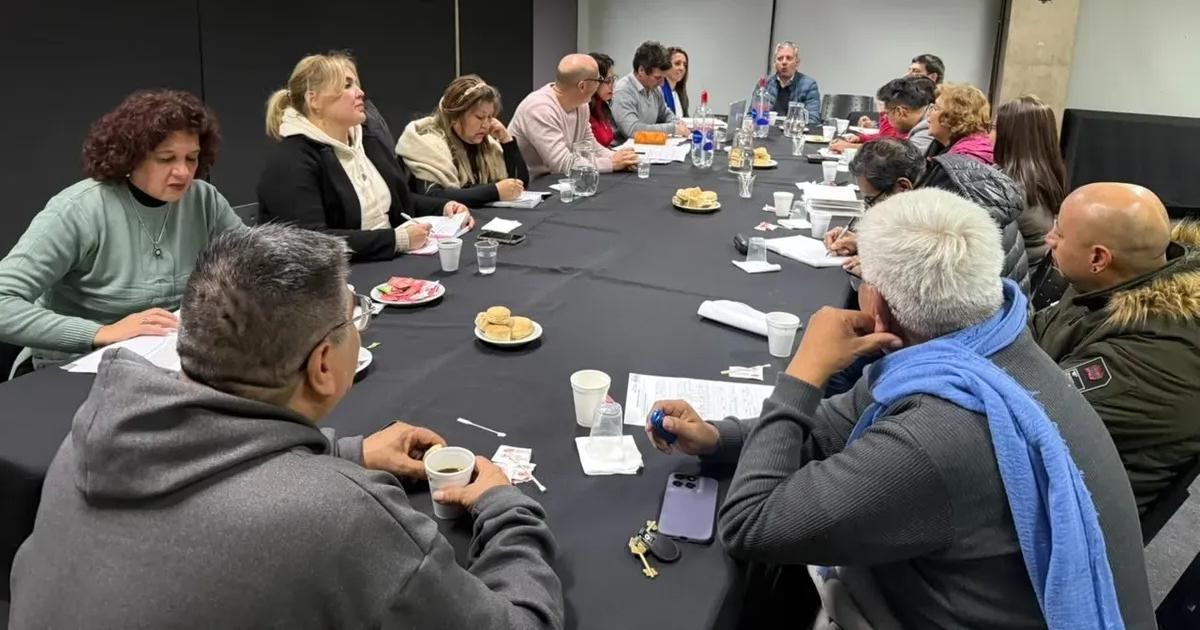 Ante el fuerte rechazo el gobierno adelanta el aumento del 4-en-porciento- en un solo tramo