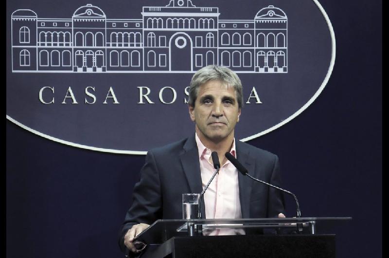 El Gobierno modificoacute el presupuesto con maacutes fondos para el pago de salarios deuda e inteligencia