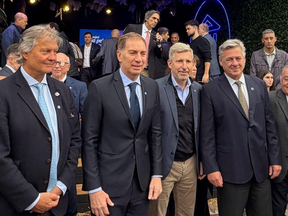 Frigerio lanzoacute un seguro multirriesgo para el maiacutez con un fondo de US 1 milloacuten para pequentildeos productores