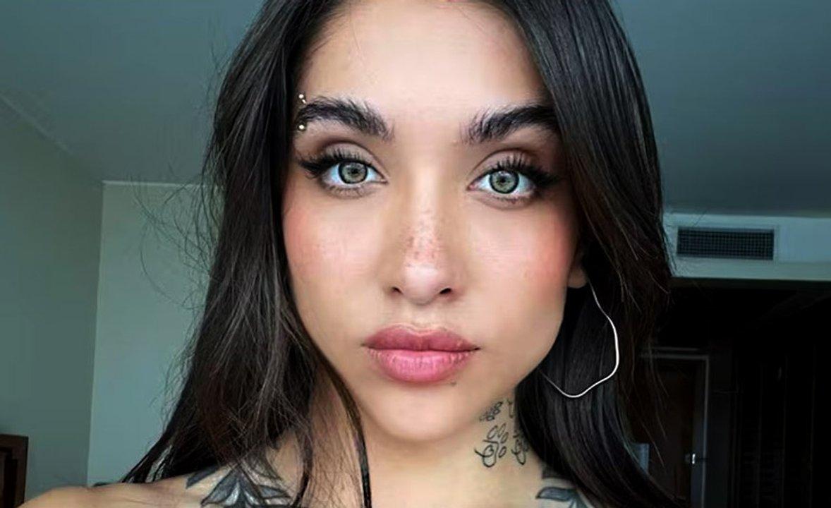 Mariacutea Becerra seriacutea la encargada de cantar el himno en la final