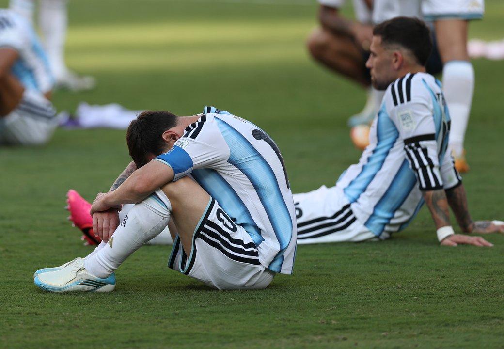 Respeto entre grandes- el abrazo de Messi y Yamal despueacutes de la final del Mundial 2026