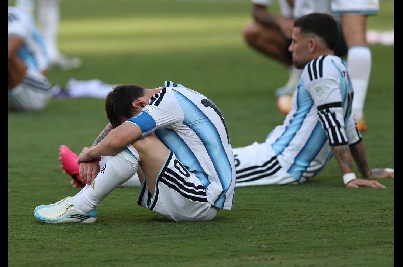 Respeto entre grandes- el abrazo de Messi y Yamal despueacutes de la final del Mundial 2026