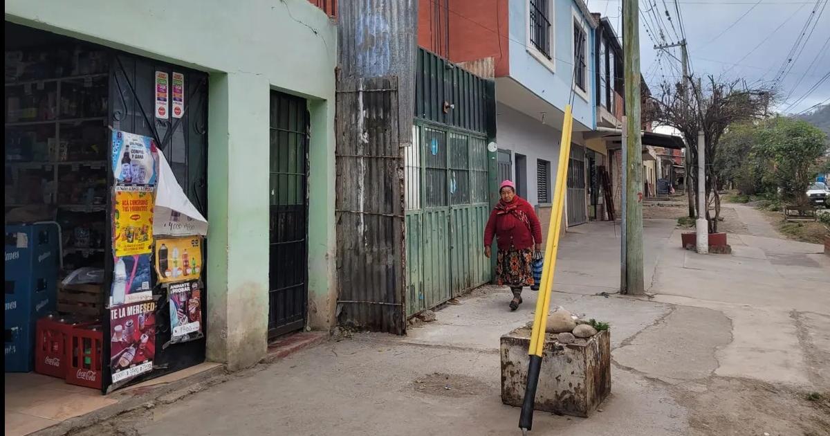 Pequentildeos comercios capitalinos pagan fortuna de luz y sufrieron peacuterdidas totales